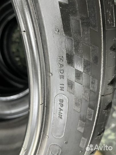 Michelin Pilot Sport 5 245/40 R19 и 275/35 R19 98Y