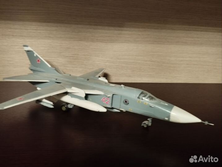 Модель самолета Су-24м масштаб 1:72