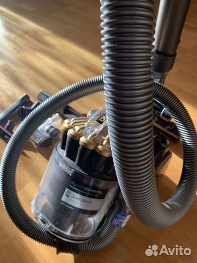 Пылесос dyson DC23