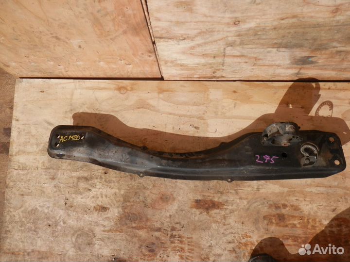 Балка продольная лыжа Toyota Ipsum Avensis Verso