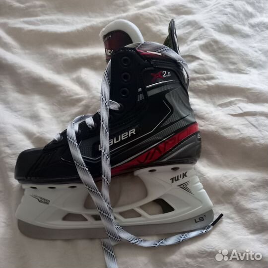 Хоккейные коньки bauer