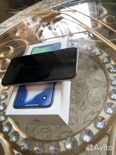 Телефон iPhone X 64gb