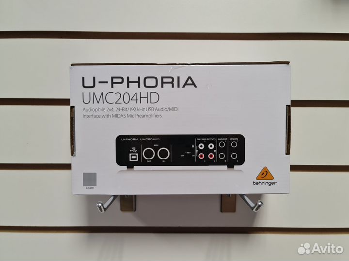 Behringer UMC204HD звуковая карточка
