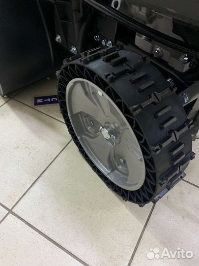 Снегоуборщик бензиновый варяг сб-1301