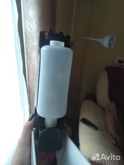 Диспенсер для жидкого мыла