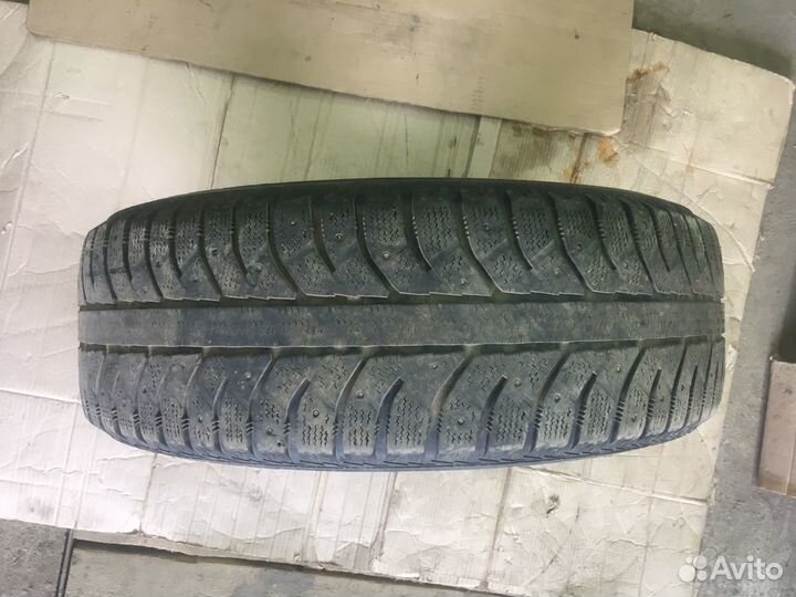 Bridgestone Ice Cruiser 7000 225/65 R17 106T