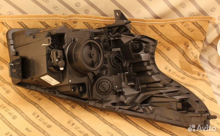 Фара левая opel vivaro trafic 2 II B 14-19