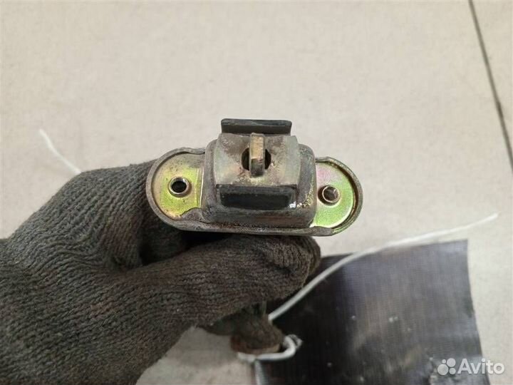 Ограничитель двери багажника Mitsubishi Pajero iO