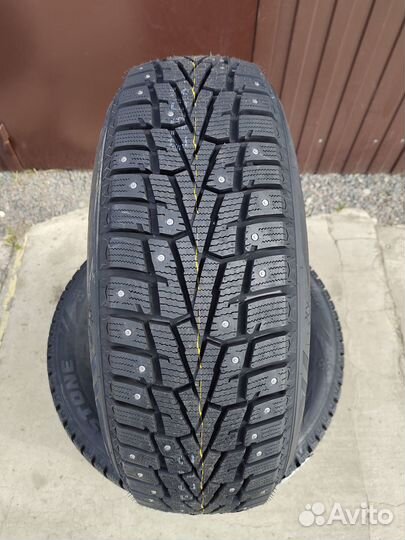 Roadstone Winguard WinSpike 215/60 R17 100T