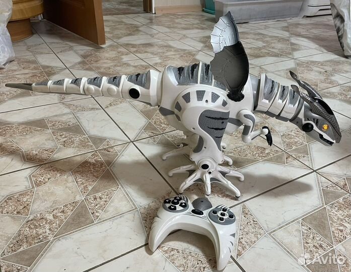 Робот динозавр (дракон) радиоуправляемый