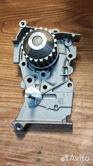 Помпа renault logan новая