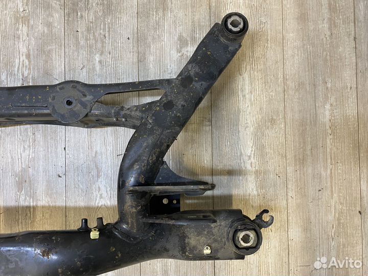 Подрамник задний Volkswagen Tiguan 1