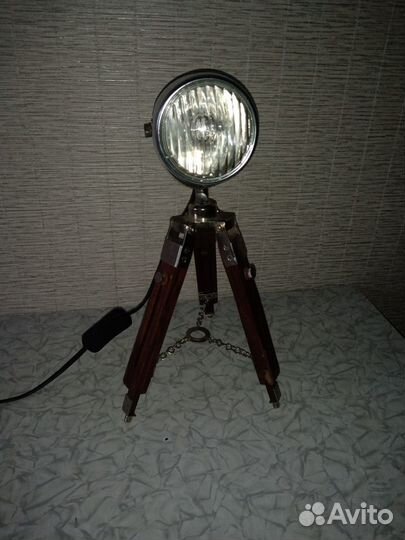 Лампа- тренога, 