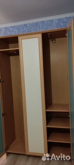 Уголок школьника стол со шкафчиками детская стенка