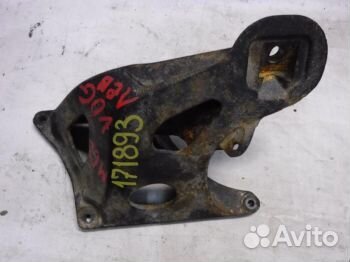 Кронштейн двигателя