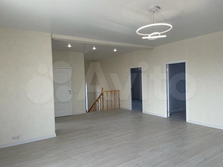 Дом 204 м² на участке 10 сот.