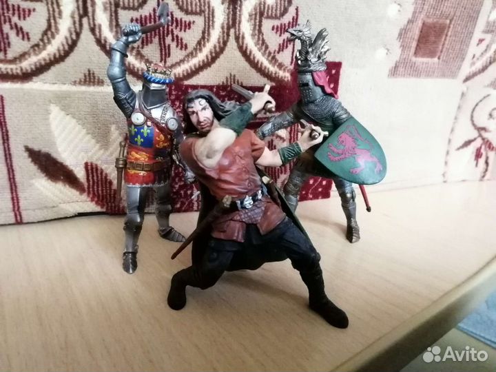 Солдатики, рыцари средневековые