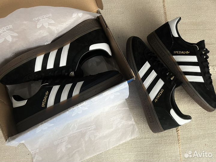 Кроссовки adidas spezial black