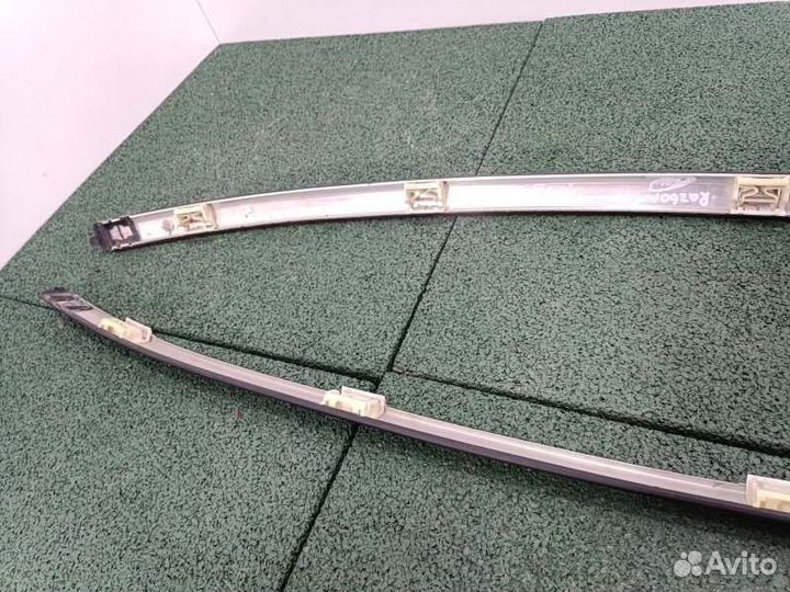 Молдинг крыши правый Renault Fluence 1.6 2012