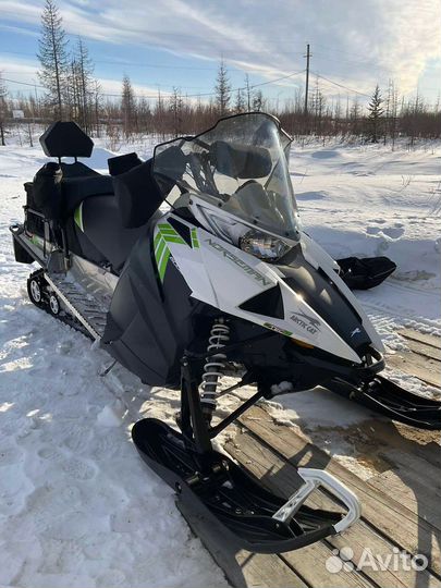 Продаётся снегоход arctic CAT