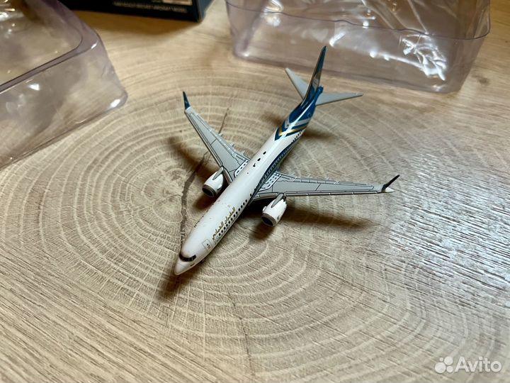 Boeing 737-8 OmanAir 1:400