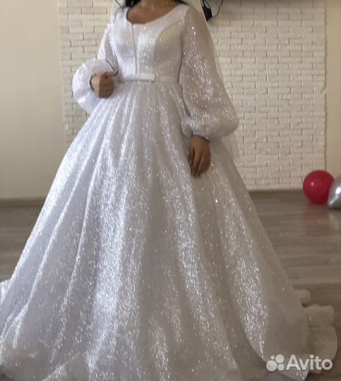 Свадебное платье