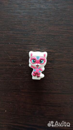 Джинджер, Анджело игрушка сюрприз