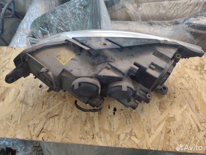 Правая фара Vw Passat CC