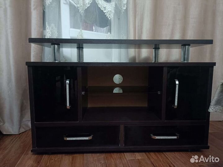 Подставка для телевизора