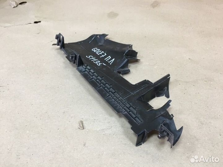 Дефлектор радиатора передний левый Volkswagen Golf