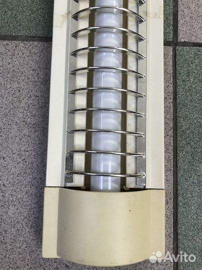 Светильник настенный лампа