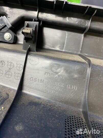 Накладка в салоне Mazda 6 GH L813 2010