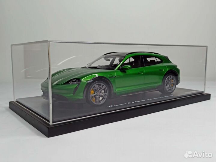 Porsche Taycan Turbo S Cross Turismo 1:18 Дилер