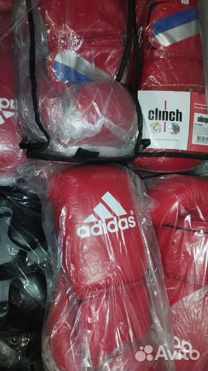 Боксерские перчатки adidas