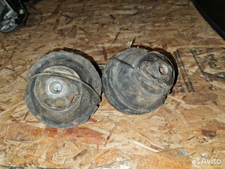 Опора двс Volvo