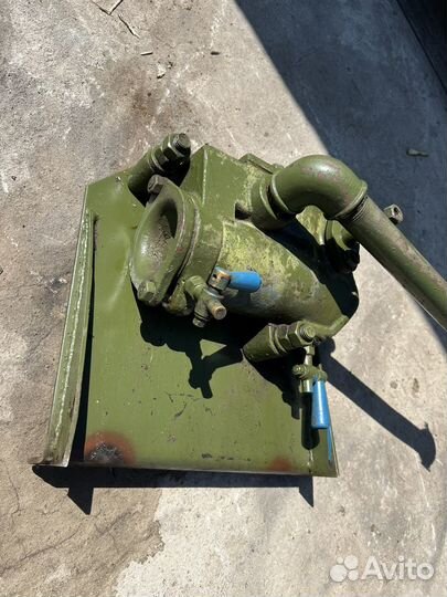 Ручной поршневой насос 