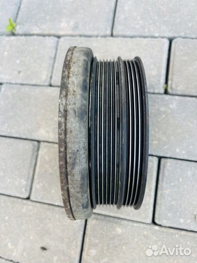 Дэмферный шкив коленвала на бмв Х5 Е70