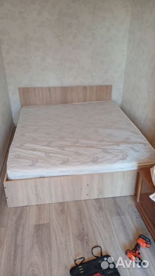 Кровать двуспальная180х200