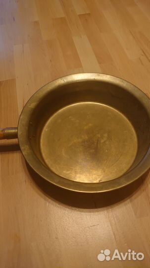 Латунный таз с ручкой