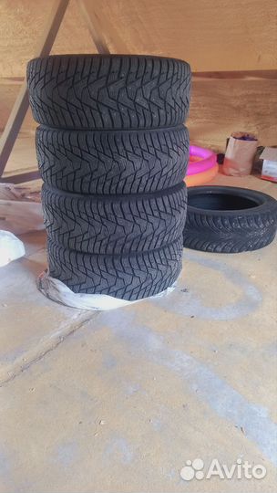 Winter Tact UG 4 2.25/4.5 R17