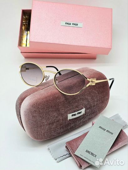 Солнцезащитные очки женские Miu Miu