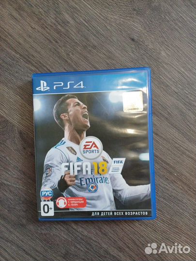 Игровая приставка ps4