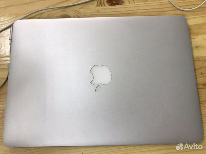 Apple MacBook Air 13-inch, Mid 2011