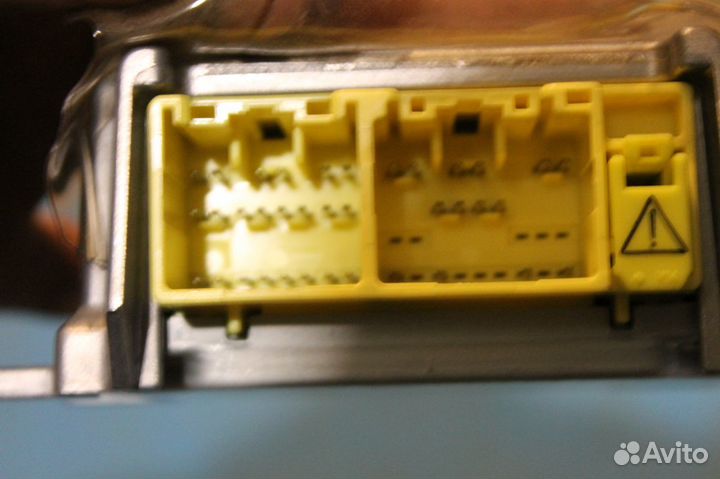 Блок управления air bag Mitsubishi Outlander 1 SRS