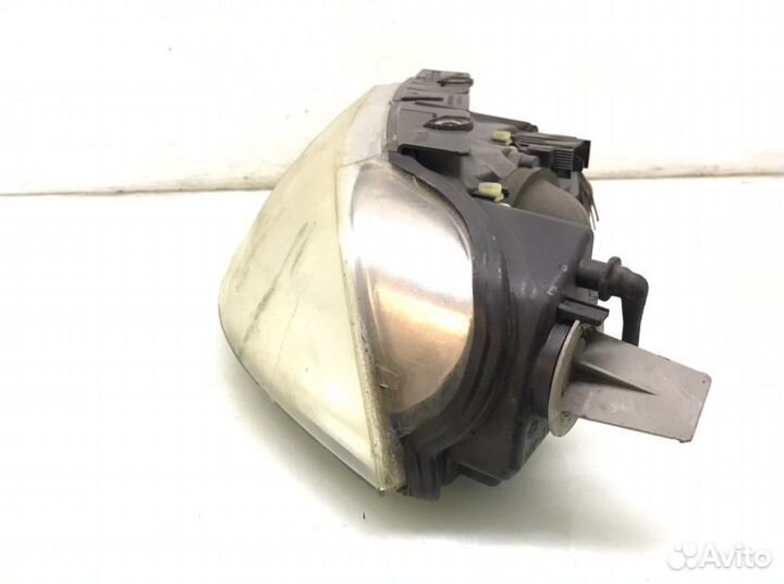 Фара левая Volkswagen Passat B5 1.9 TDI 2003