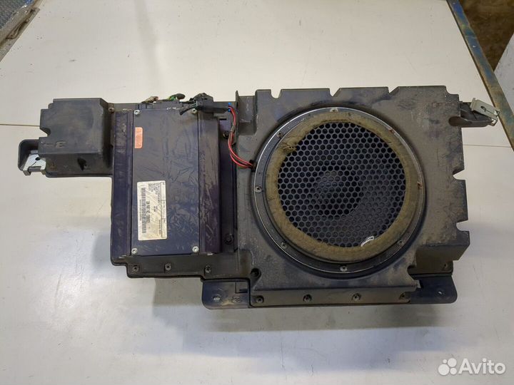 Сабвуфер Hummer H3, 2006