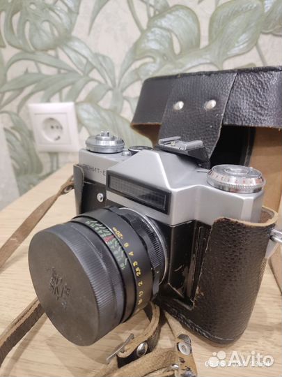 Плёночный фотоаппарат Зенит-е