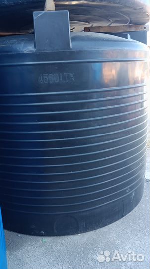 Пластиковая емкость 4500л. вертикальная black