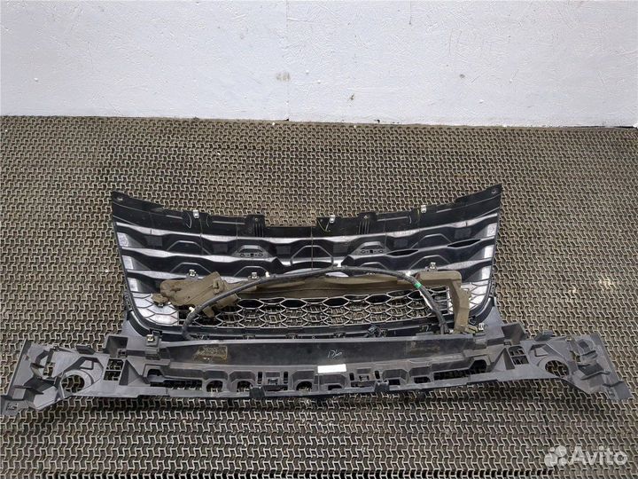 Решетка радиатора Ford Explorer, 2016