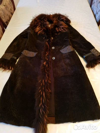 Шуба из каракуля с чернобуркой